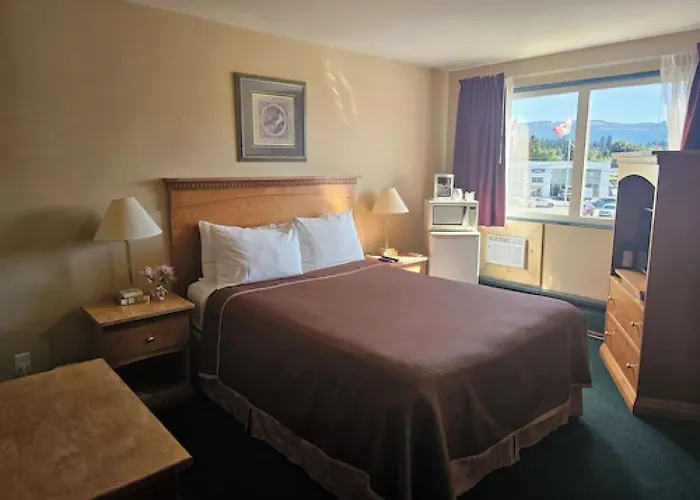 Marina Hotel